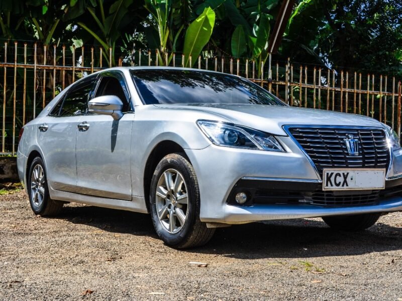 2012 Toyota Crown Royal Saloon