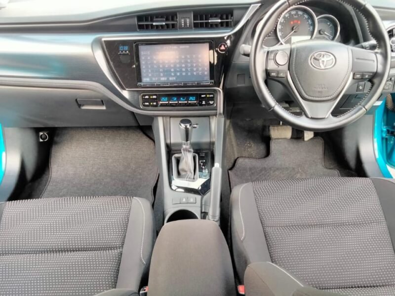 2016 Toyota Auris