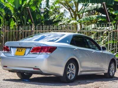 2012 Toyota Crown Royal Saloon