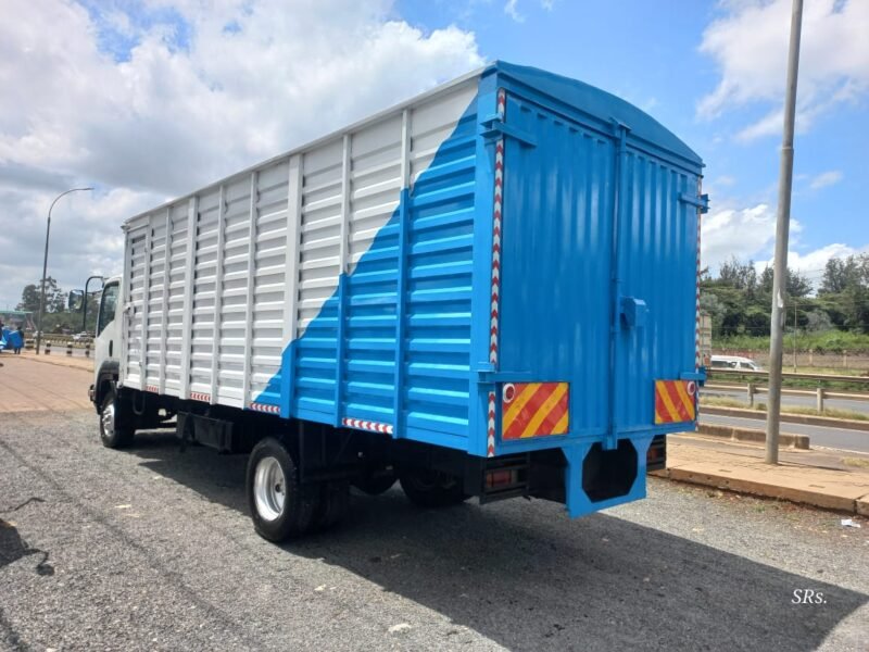 2021 ISUZU FRR