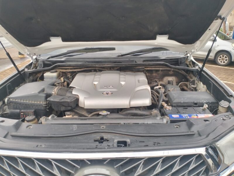 2008 TOYOTA LANDCRUISER V8 ZX