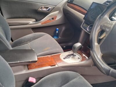 2013 TOYOTA PREMIO