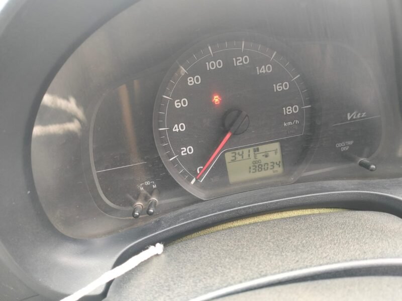 2011 TOYOTA VITZ