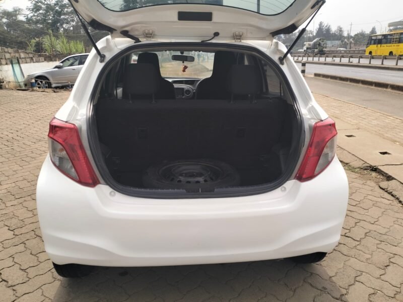 2011 TOYOTA VITZ
