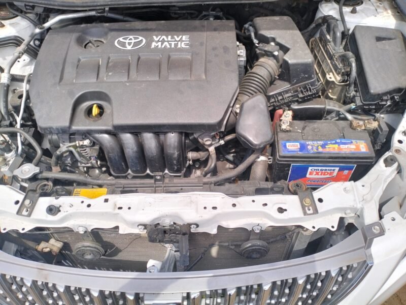 2013 TOYOTA PREMIO