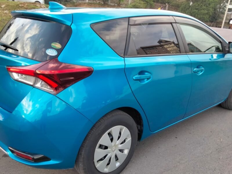2016 Toyota Auris