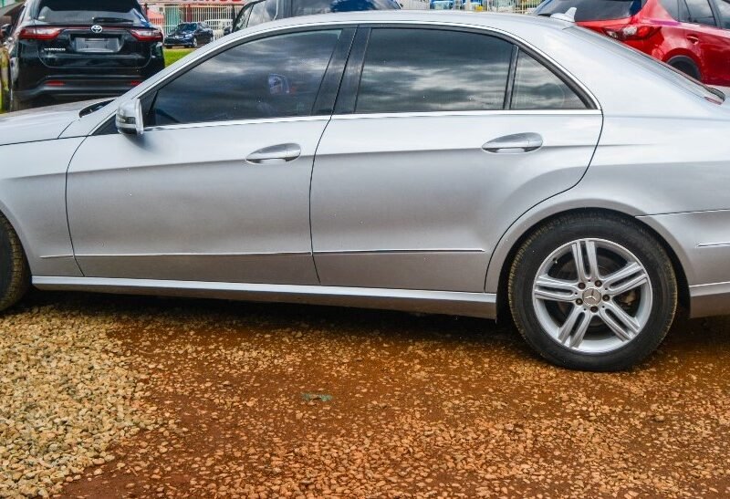 2010 Mecedes Benz E300