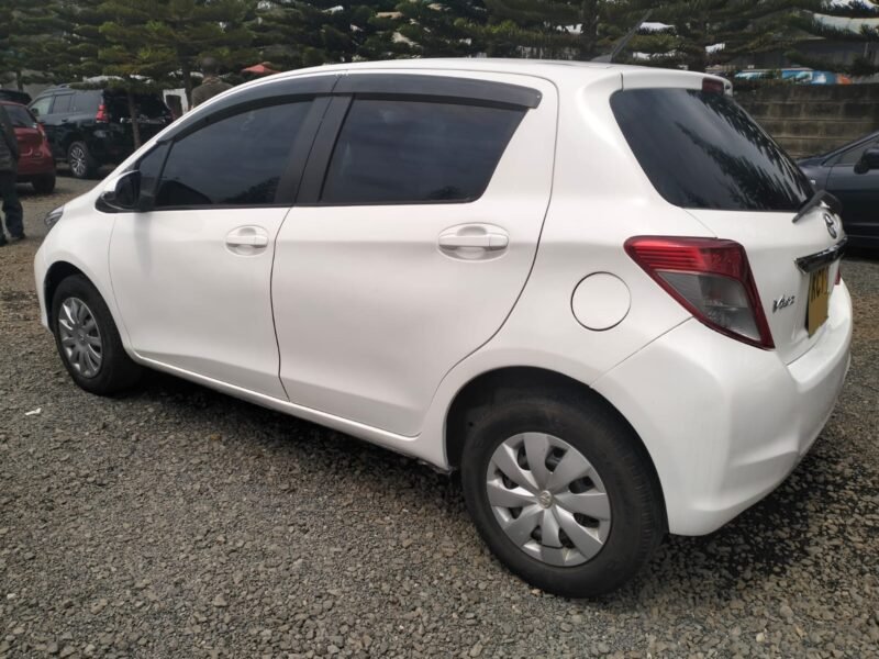 2011 TOYOTA VITZ