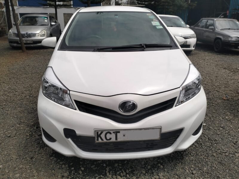 2011 TOYOTA VITZ