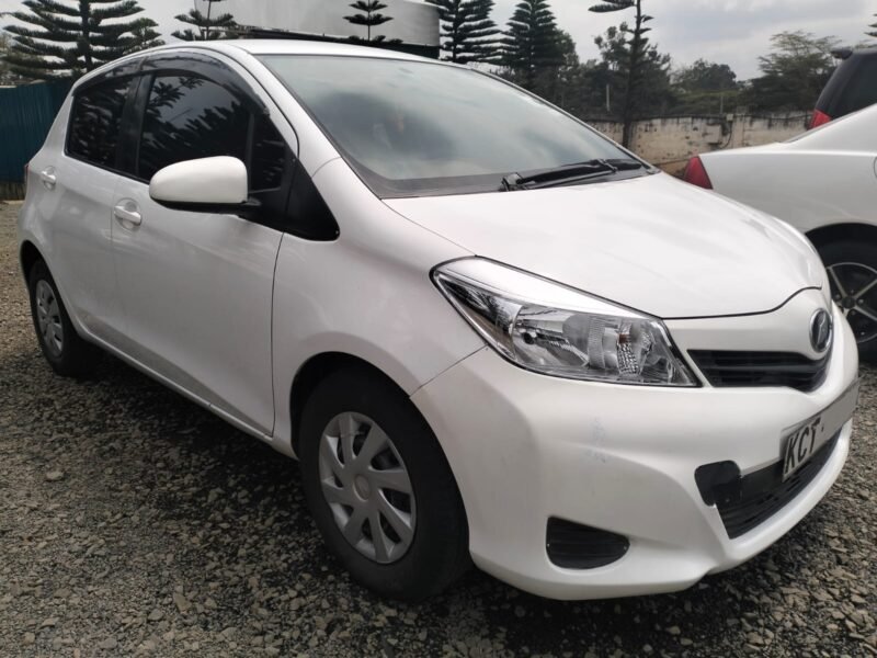 2011 TOYOTA VITZ