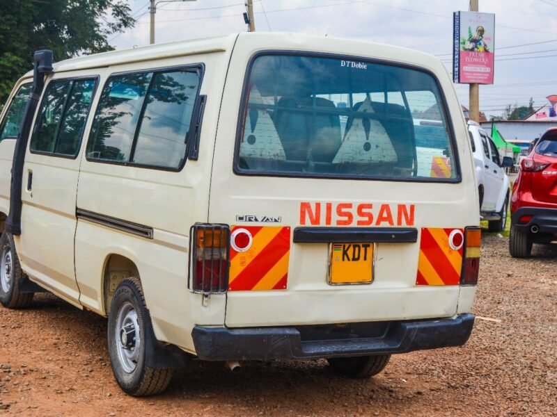 2010 NISSAN CARAVAN