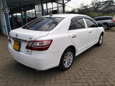 2013 TOYOTA PREMIO
