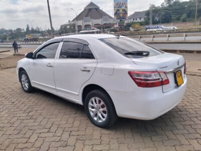 2013 TOYOTA PREMIO
