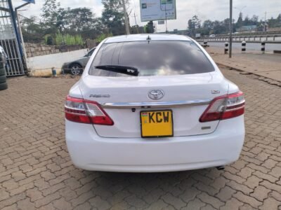2013 TOYOTA PREMIO