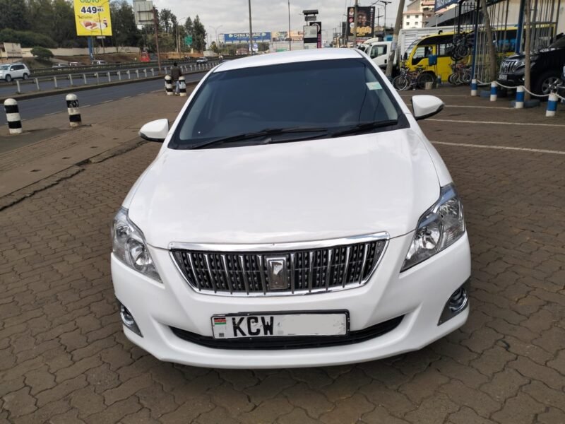 2013 TOYOTA PREMIO