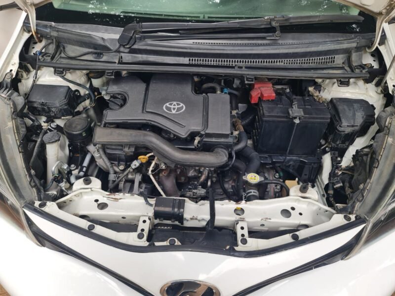 2014 TOYOTA VITZ