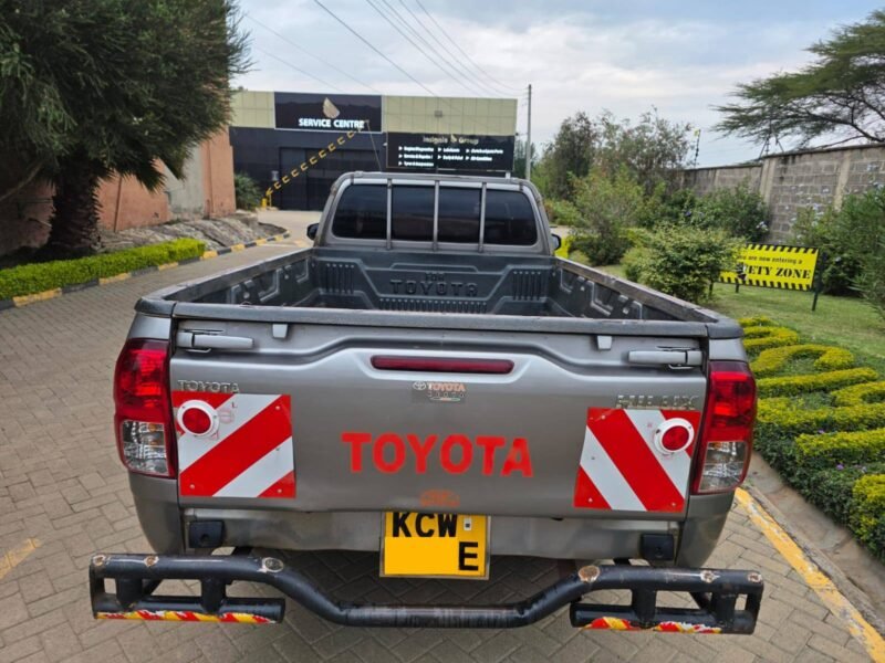 2019 Toyota hilux pickup lowrider