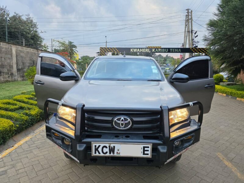 2019 Toyota hilux pickup lowrider