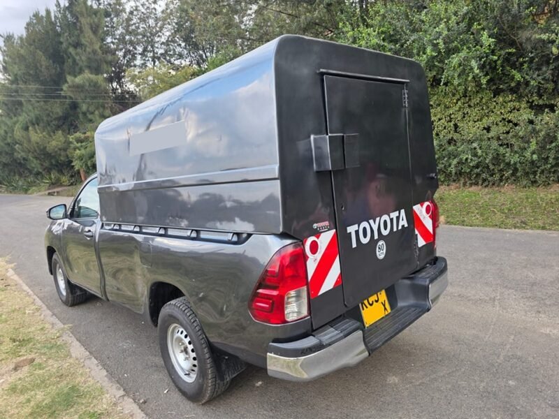 2016 Toyota Hilux Pickup Lowrider