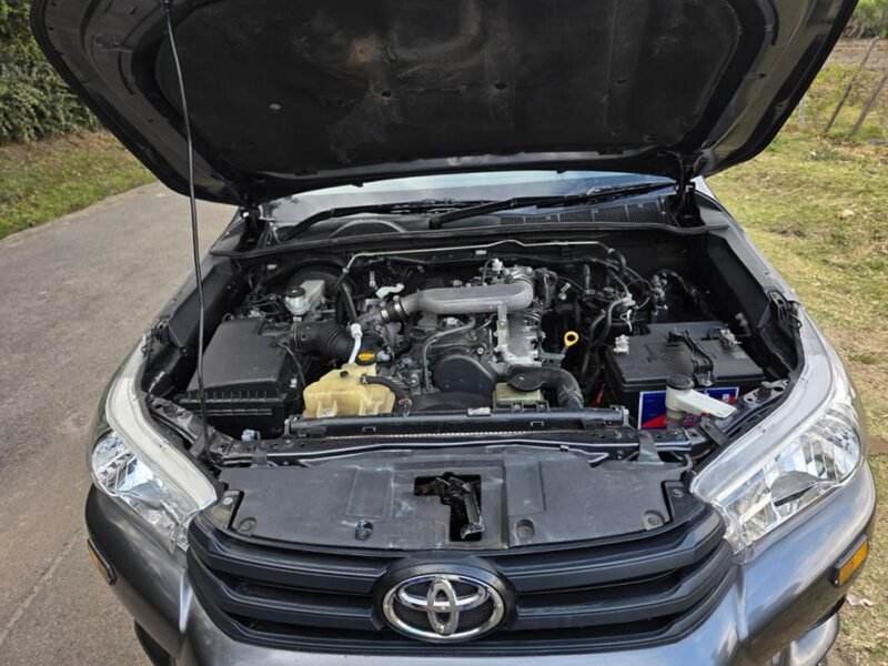2016 Toyota Hilux Pickup Lowrider