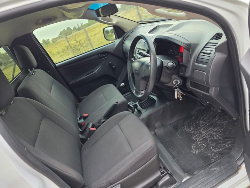 2025 Isuzu dmax pickup