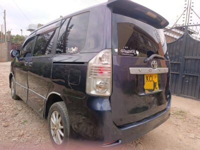 2010 Toyota Voxy