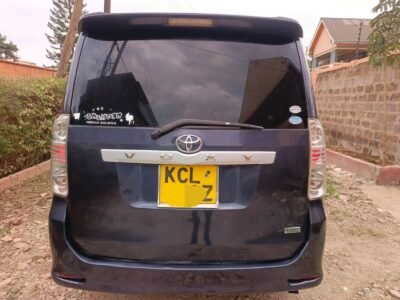 2010 Toyota Voxy