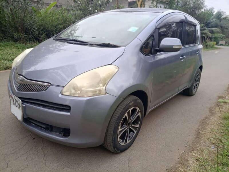 2010 TOYOTA RACTIS