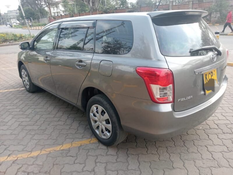 2011 Toyota fielder