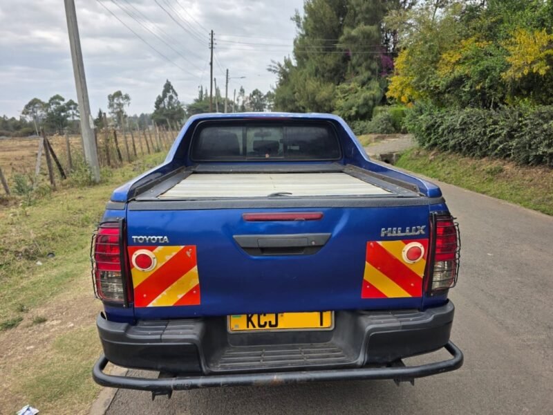 2016 Toyota hilux dcab pickup revo