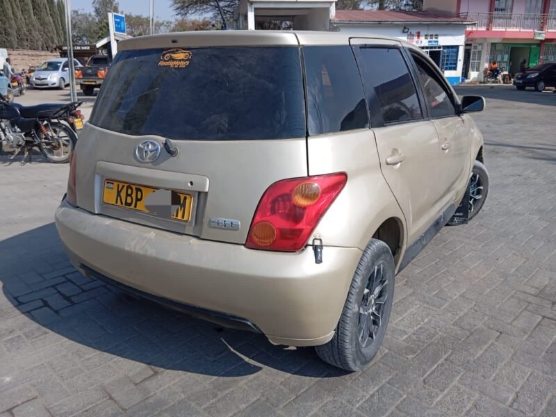 2006 Toyota IST
