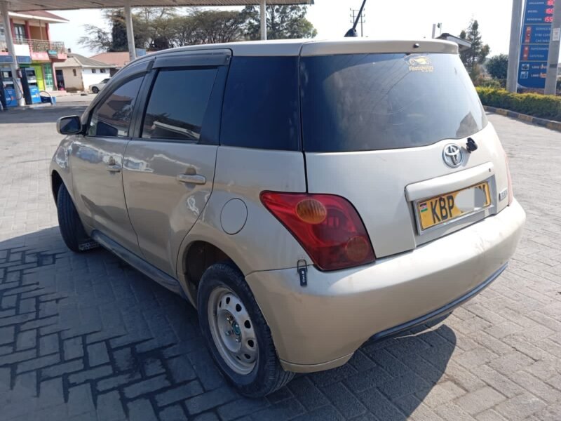 2006 Toyota IST