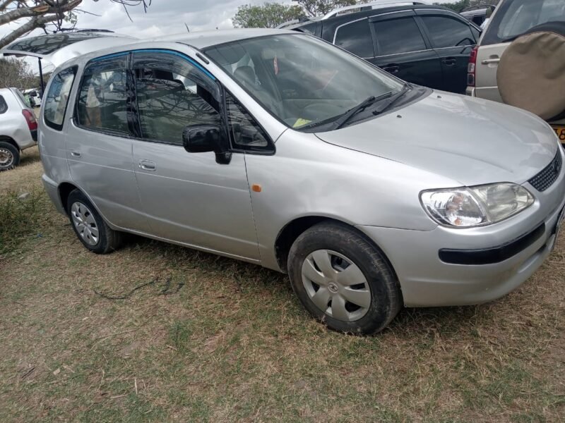 2000 Toyota Spacio
