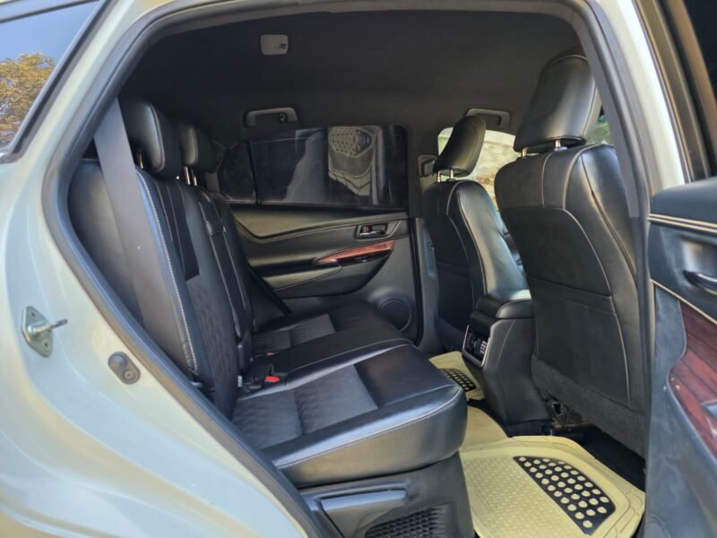 2015 TOYOTA HARRIER 4WD