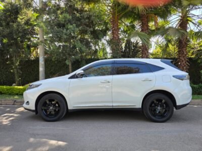 2015 TOYOTA HARRIER 4WD