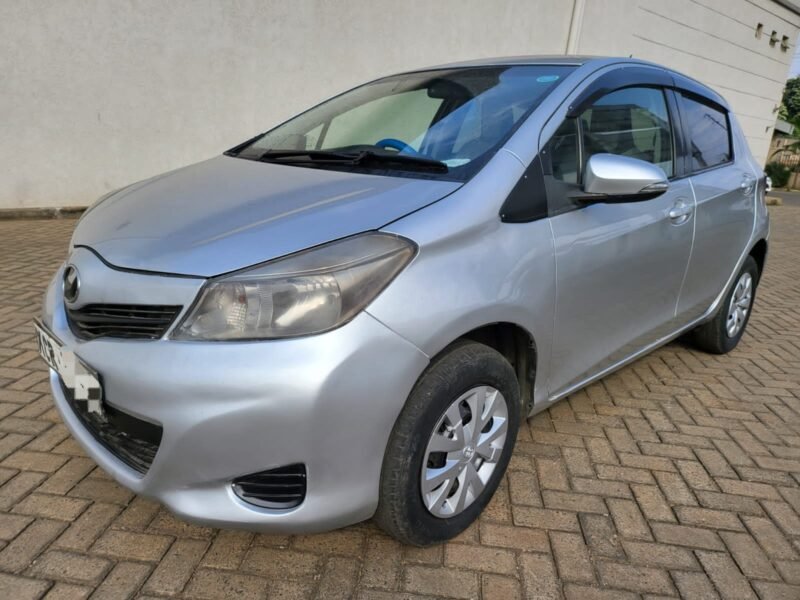 2011 Toyota vitz