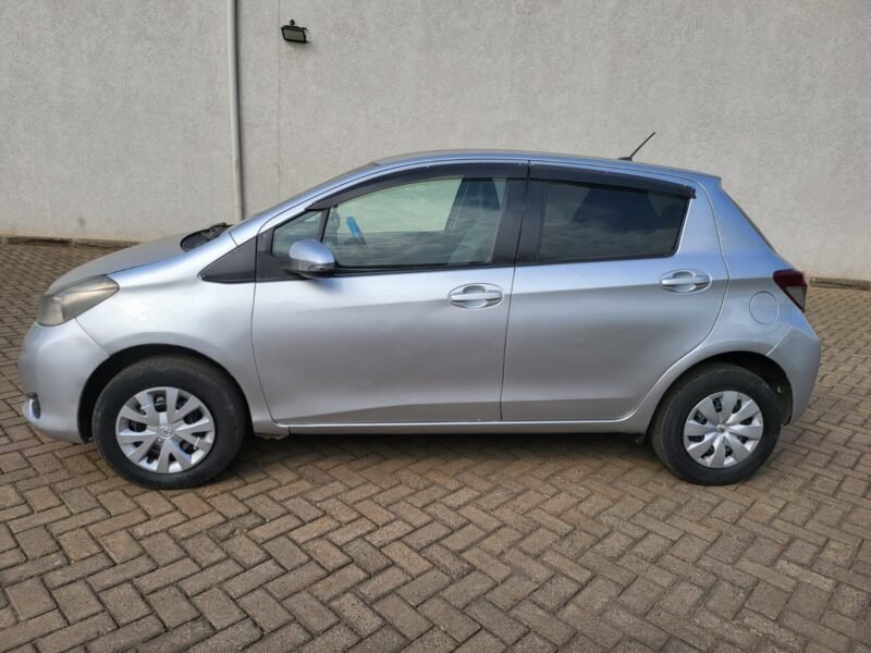 2011 Toyota vitz