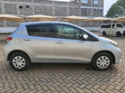 2011 Toyota vitz